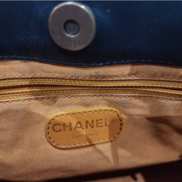 EUC AUTHENTIC Vintage Chanel Leather Tote - Picture 9 of 14